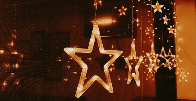Luces y guirnaldas navideñas